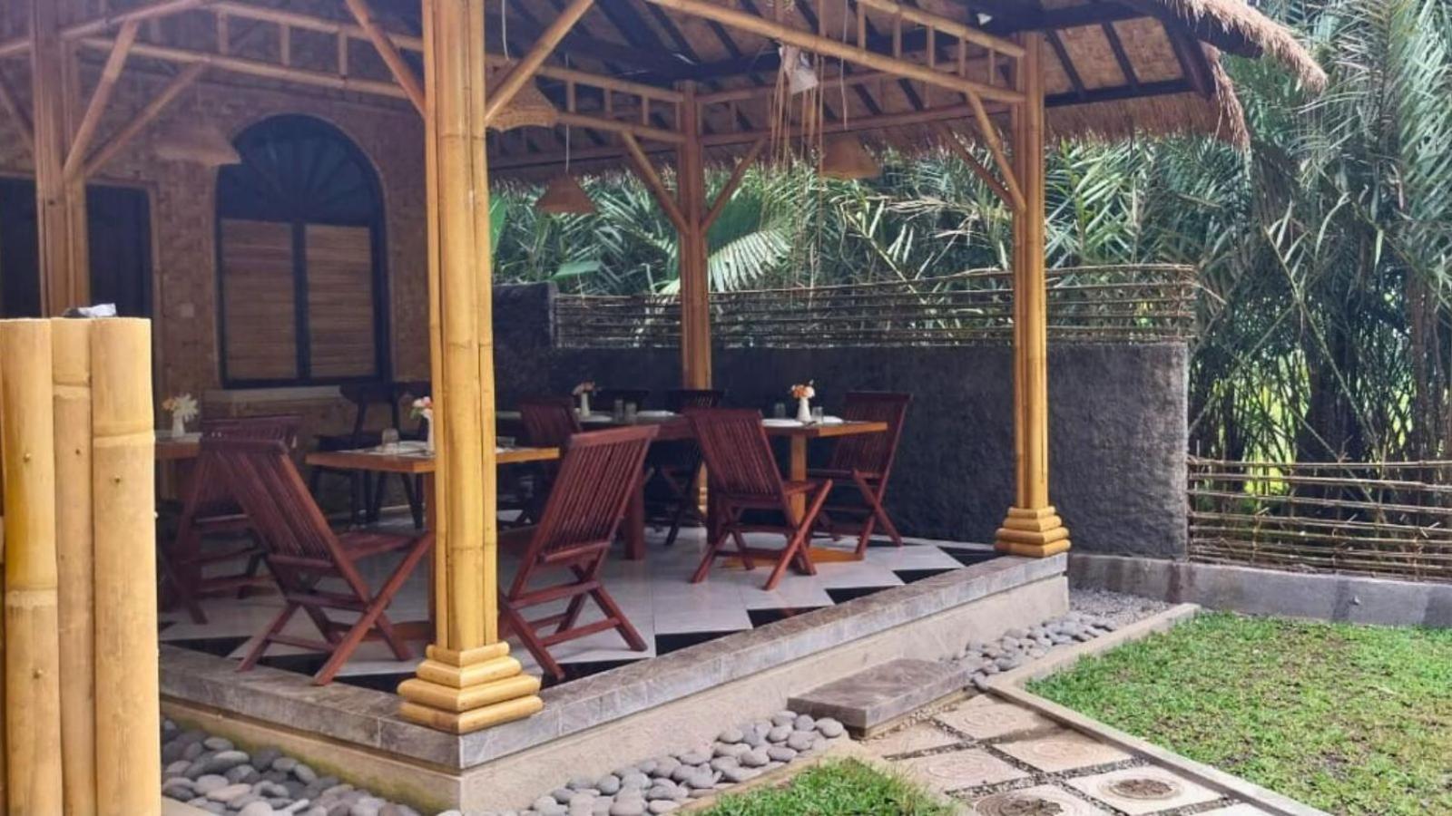 Pondok Sapta Sallaca Selat Exterior photo