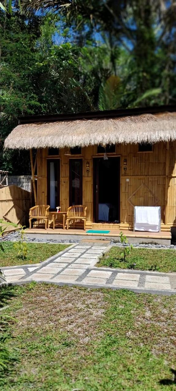 Pondok Sapta Sallaca Selat Exterior photo