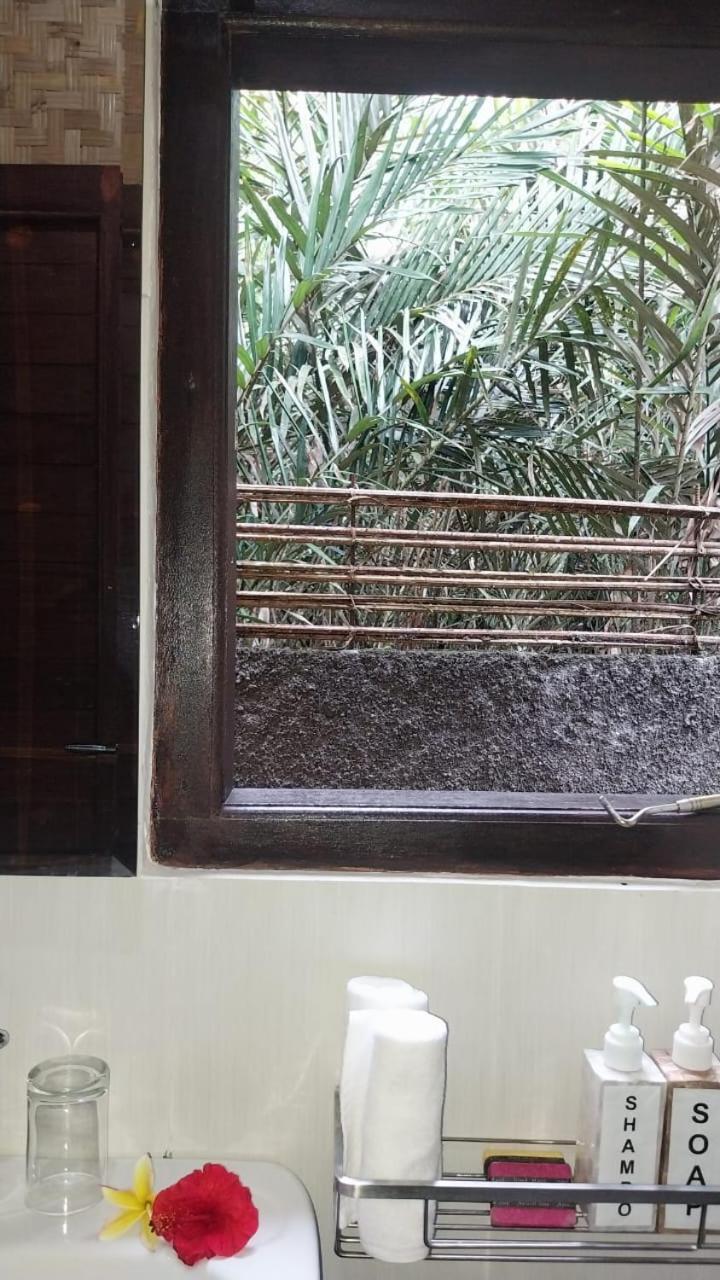 Pondok Sapta Sallaca Selat Exterior photo